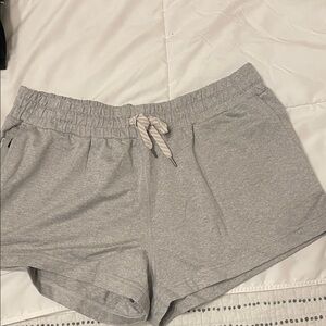 Vuori halo performance shorts